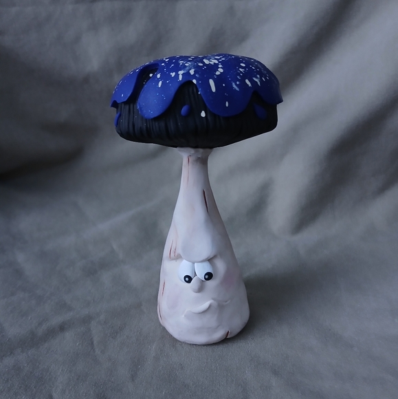 Blue and White Mushroom Figurine - Picture 1 of 8
